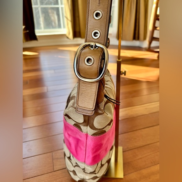 🩷LOW START🩷Coach Signature Rugby Duffle Shoulder Bag with Butterfly Charm. - Picture 6 of 15